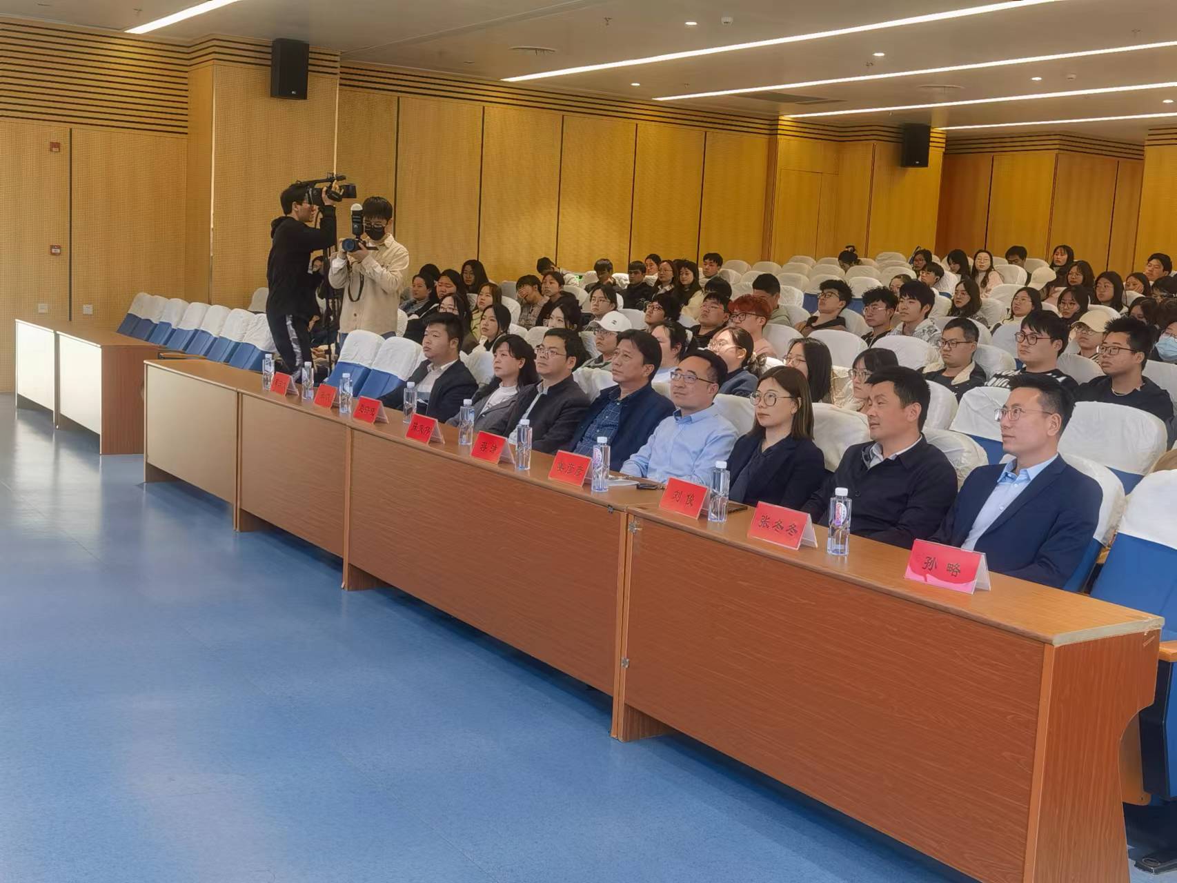 1678928843466878.jpg 1678928843466878.jpg